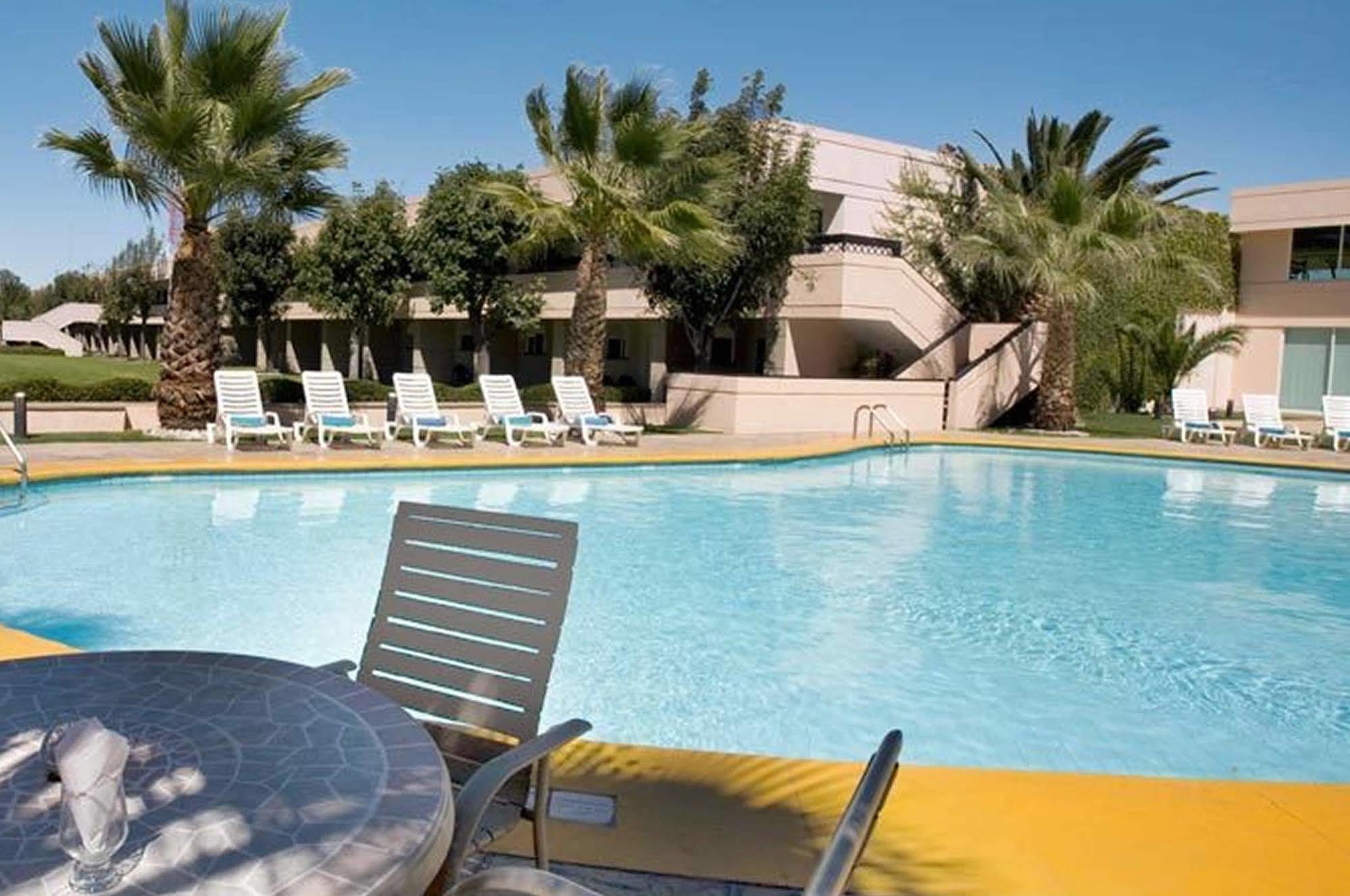Fiesta Inn San Luis Potosi Glorieta Juarez Exteriör bild