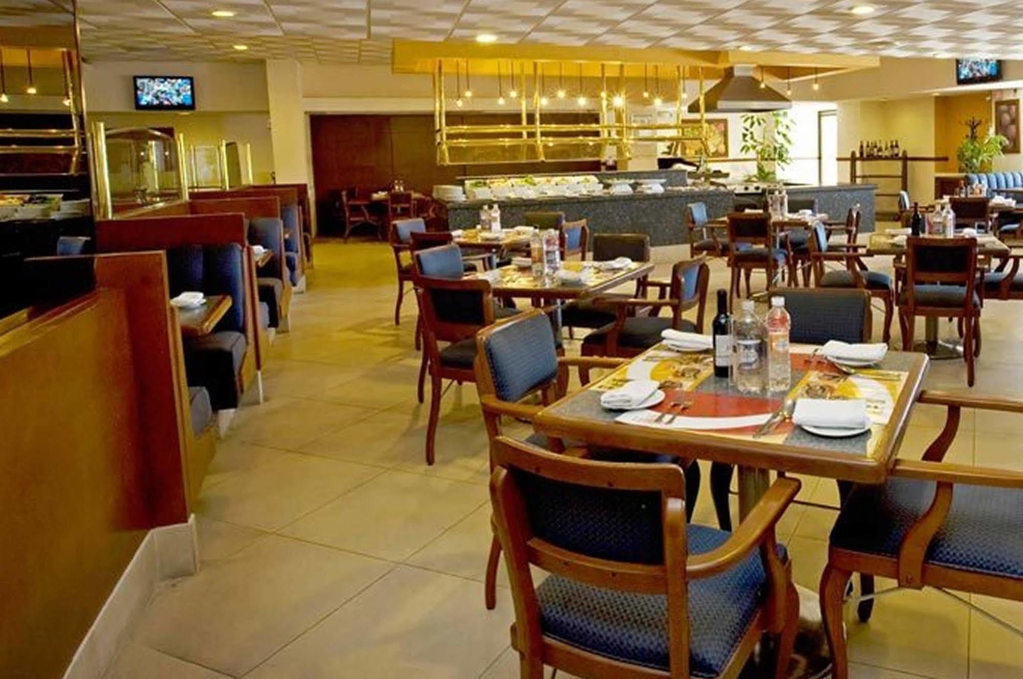 Fiesta Inn San Luis Potosi Glorieta Juarez Exteriör bild